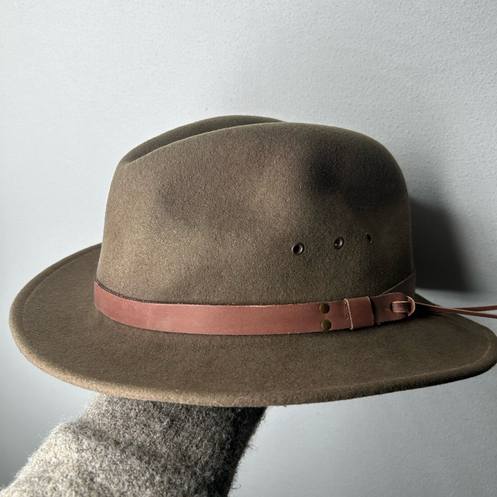 New York Hat Company Soft Felt Fedora Hat Brown with leather band 100% Wool